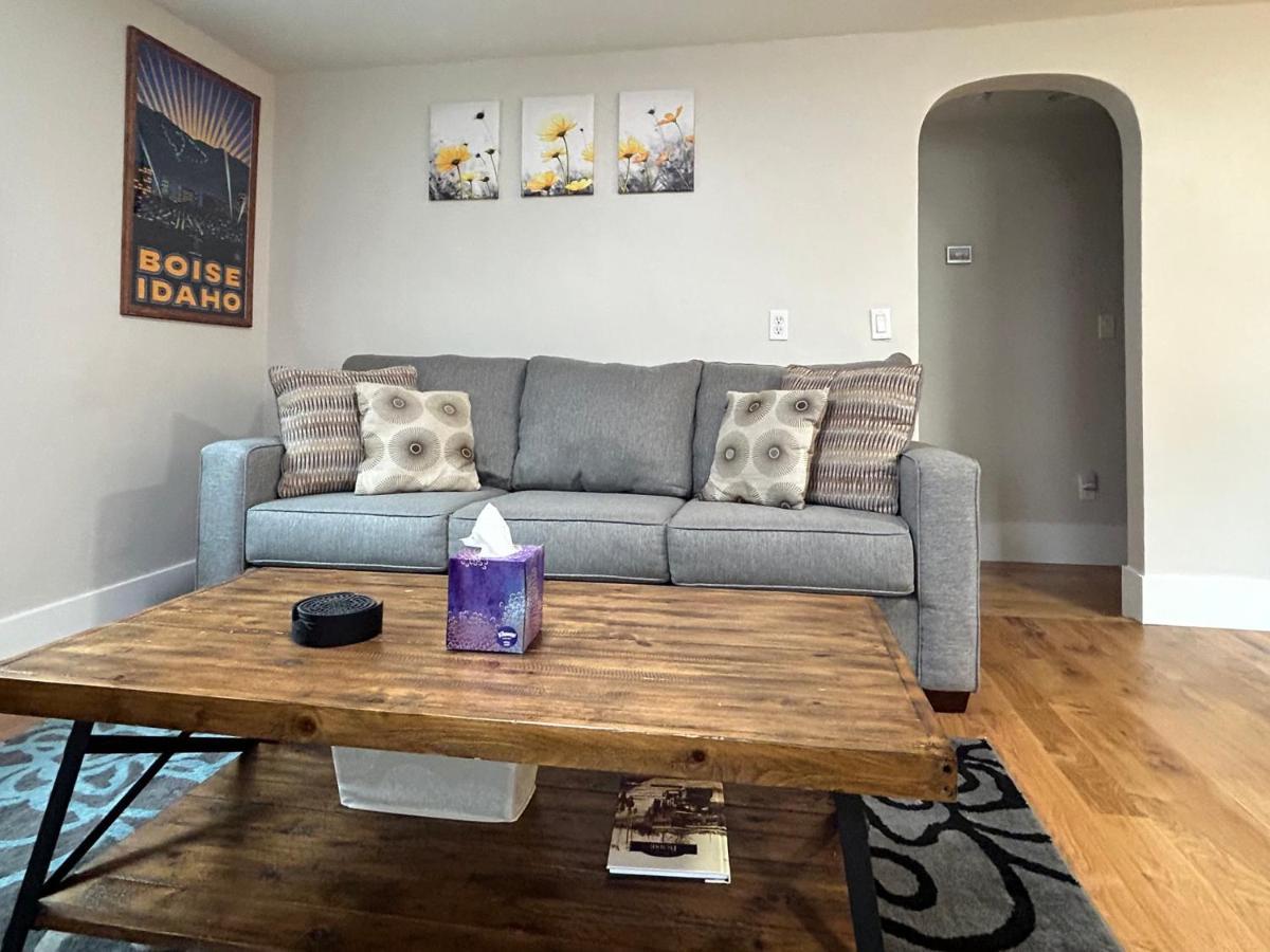 Little Blue Bungalow On Boise'S Bench, Pet Friendly, Fully Fenced Yard With Doggie Door! 2 Miles From Bsu, 5 Minutes From Downtown Boise, Desk And Workstation For Remote Workers, 2 Tv'S Large Walk-In Closet, Good For Mid-Term Stays Esterno foto